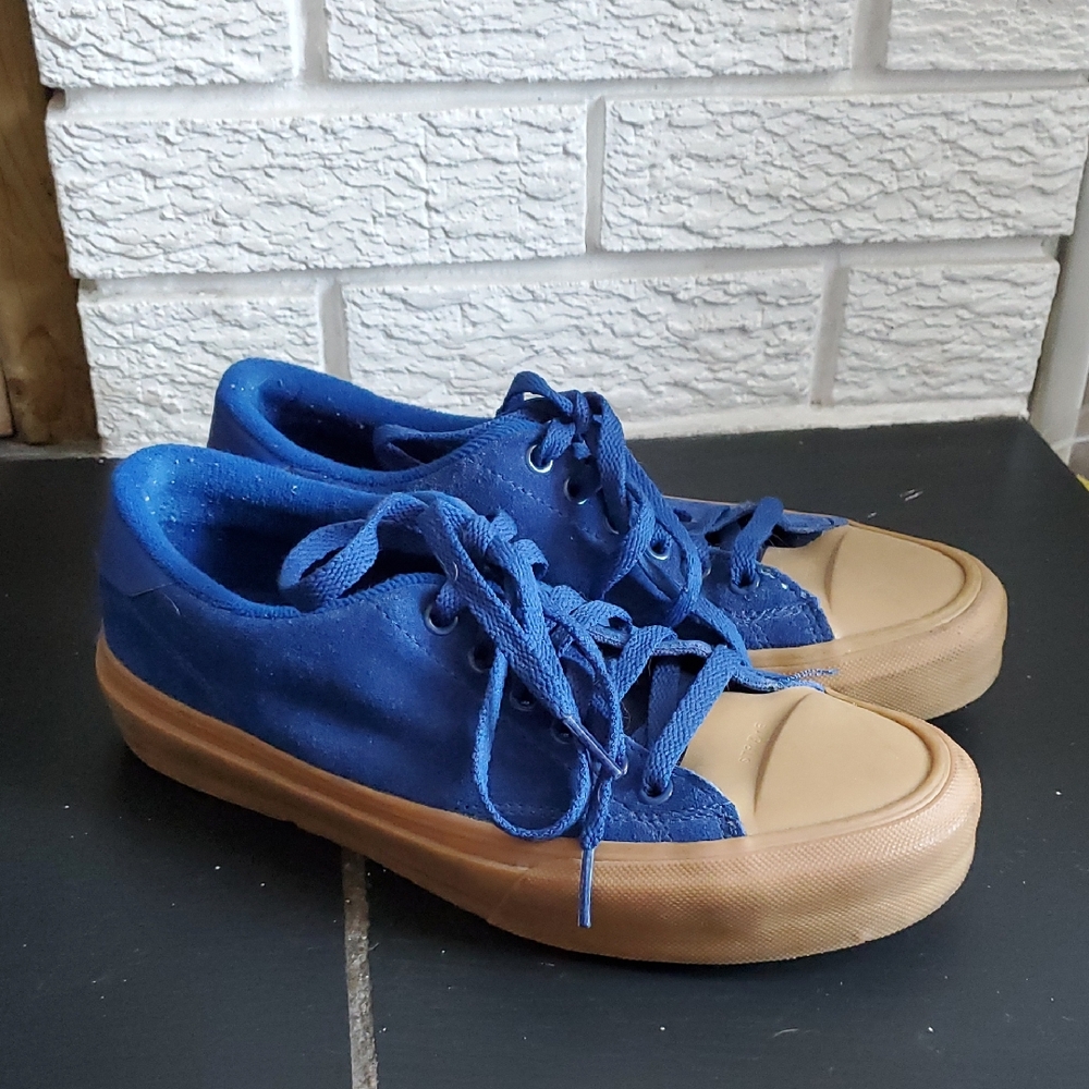 Straye Mens Blue Suede Skate Shoes Sneakers with Tan Details Sz 7 Activewear